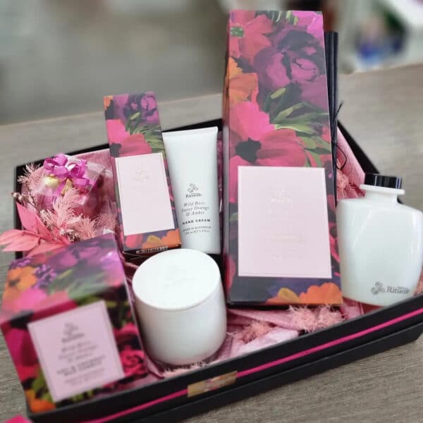 Wild Rose Gift Pack Heaven Scent Flowers & Gifts